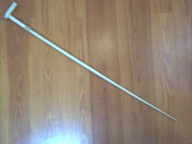 A 19th century ANTIQUE Whalebone Walking Stick with Carved Grapevine Decoration — image 3